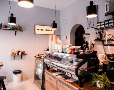 چک‌لیست کامل تجهیزات سرو نوشیدنی‌های سرد و گرم