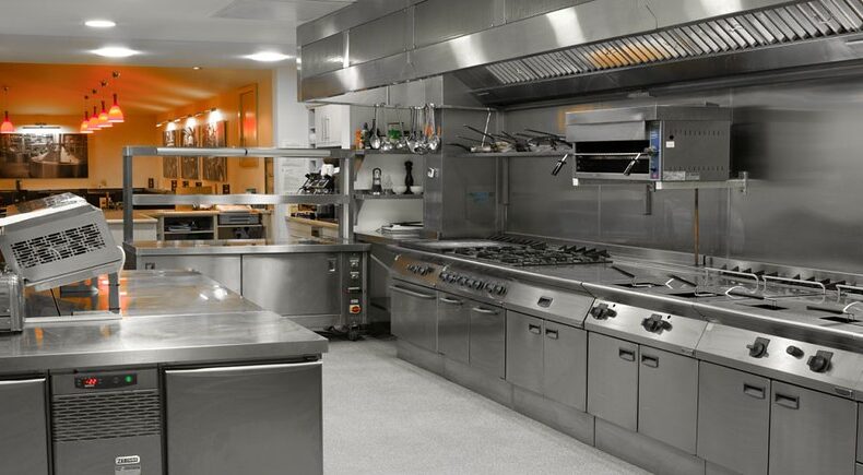 چک‌لیست کامل تجهیز رستوران از صفر تا صد | هورکا